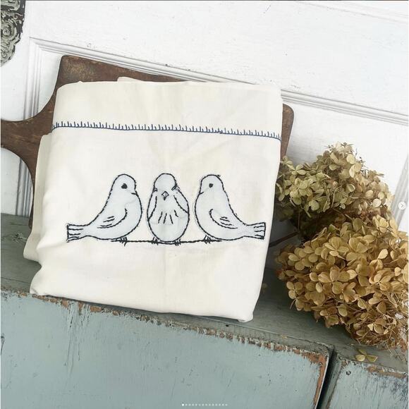 Vintage Embroidered Appliquéd Child’s Crib Bed Sheet Coverlet Kitten Bird Chick - Picture 1 of 10